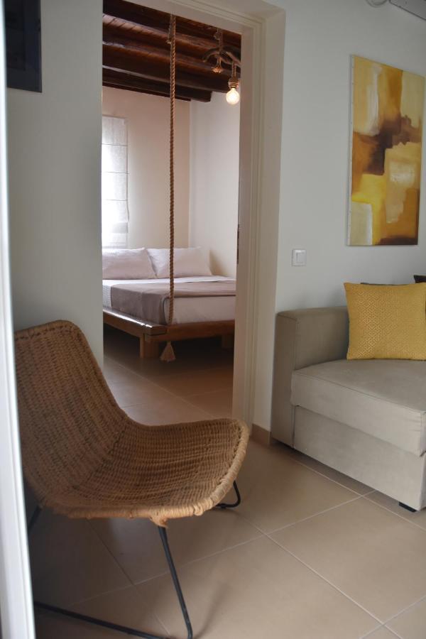 Nelleas Home Adamantas  Exterior photo